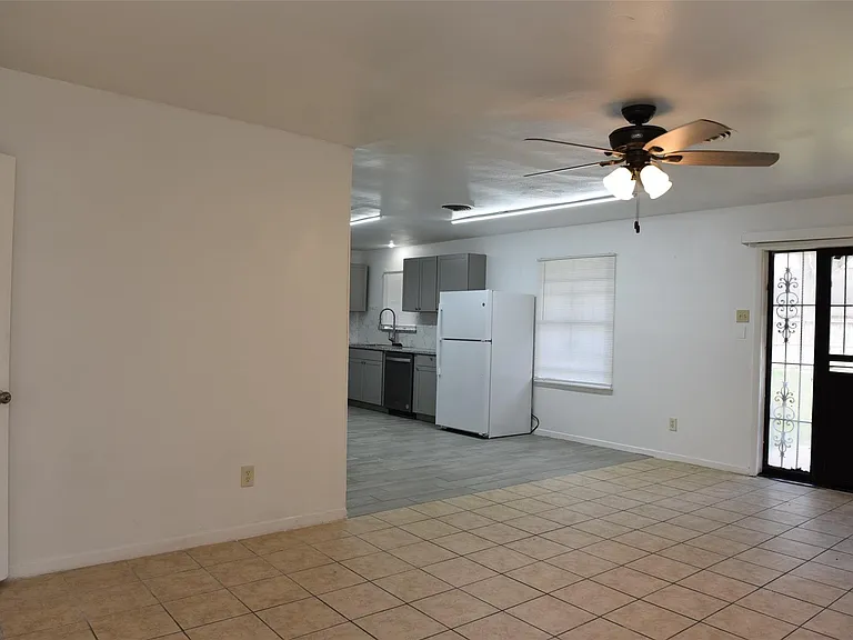 6414 Grape St — Photo 7