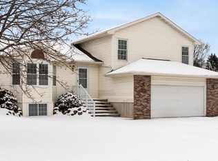 574 Spencer Dr, Evansville, WI 53536