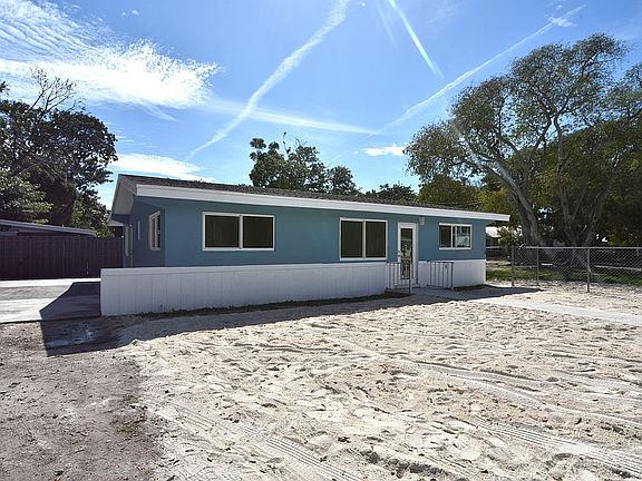 2nd image of 920 Alhambra Dr