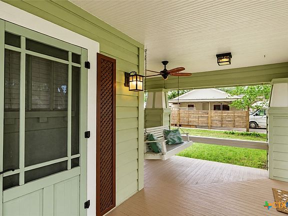 5th image of 808 E Krezdorn St