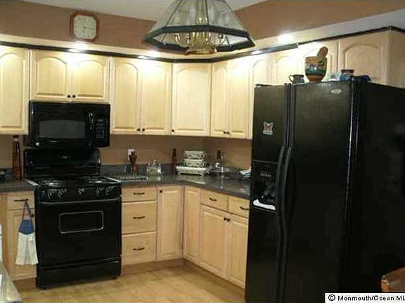 4th image of 265 3rd Ave