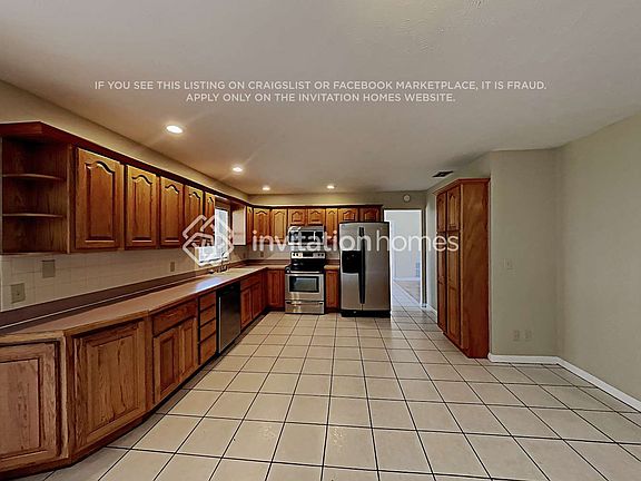 5th image of 205 Rembrandt Dr