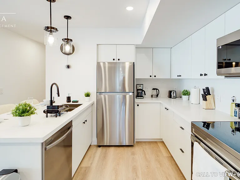 823 Stirling Ave S #2 — Photo 3