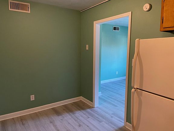 5th image of 265 Dent St #6