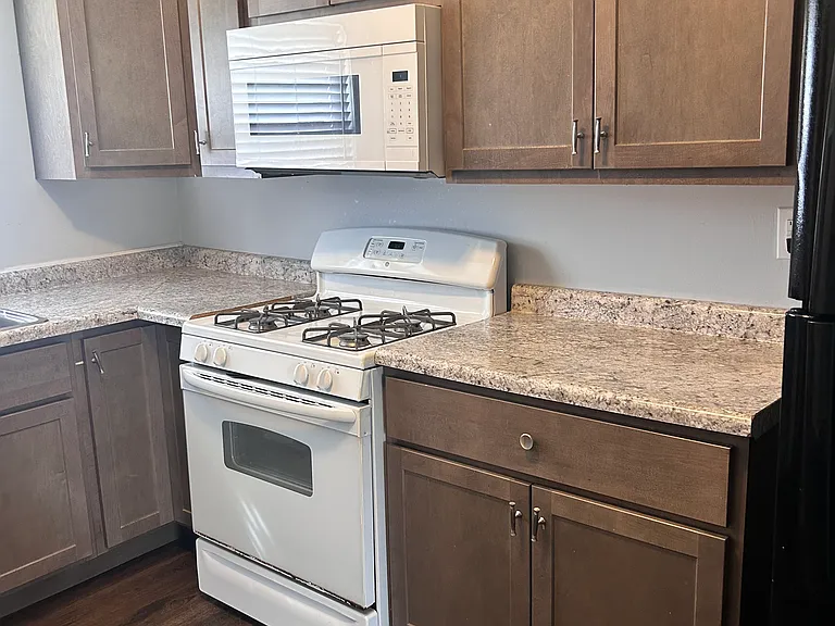 417 S 27th St #419 — Photo 8