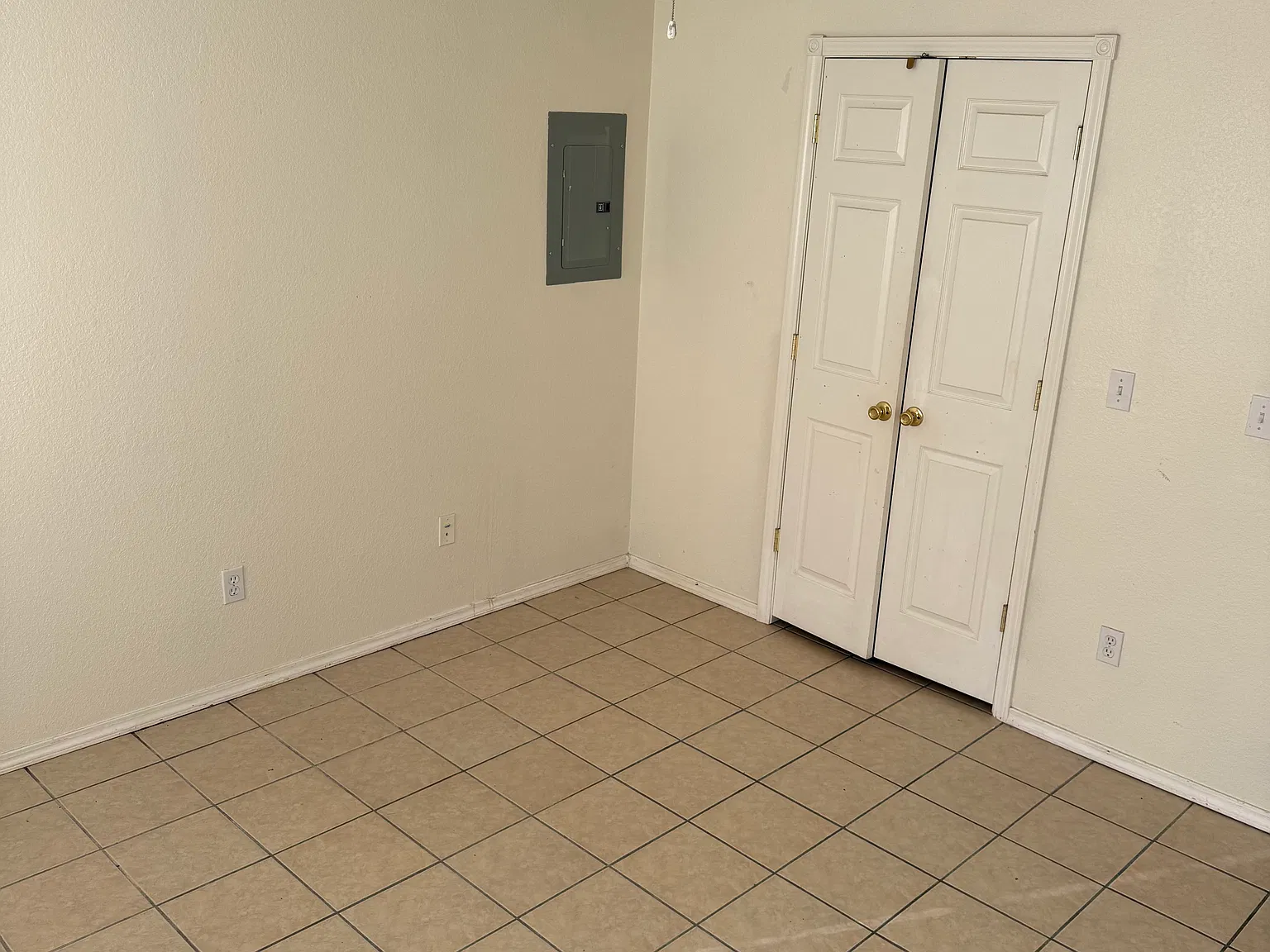 2 bed, 900 sqft, $800 — Photo 3
