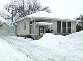904 5th St SW, Waseca, MN 56093