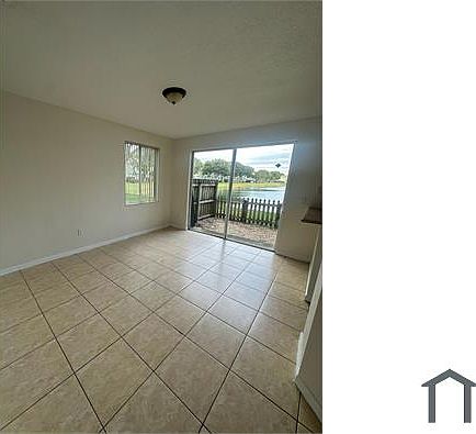 5th image of 2505 SE 14th Ave