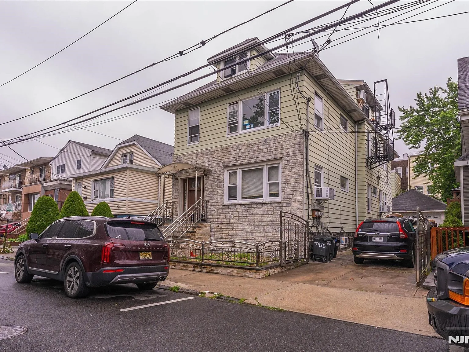 3 bed, 1.0 bath, $2,950 — Photo 3