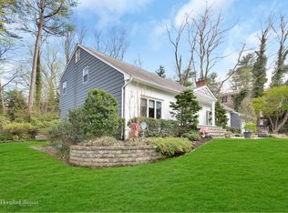 185 Birch Dr, Roslyn, NY 11576