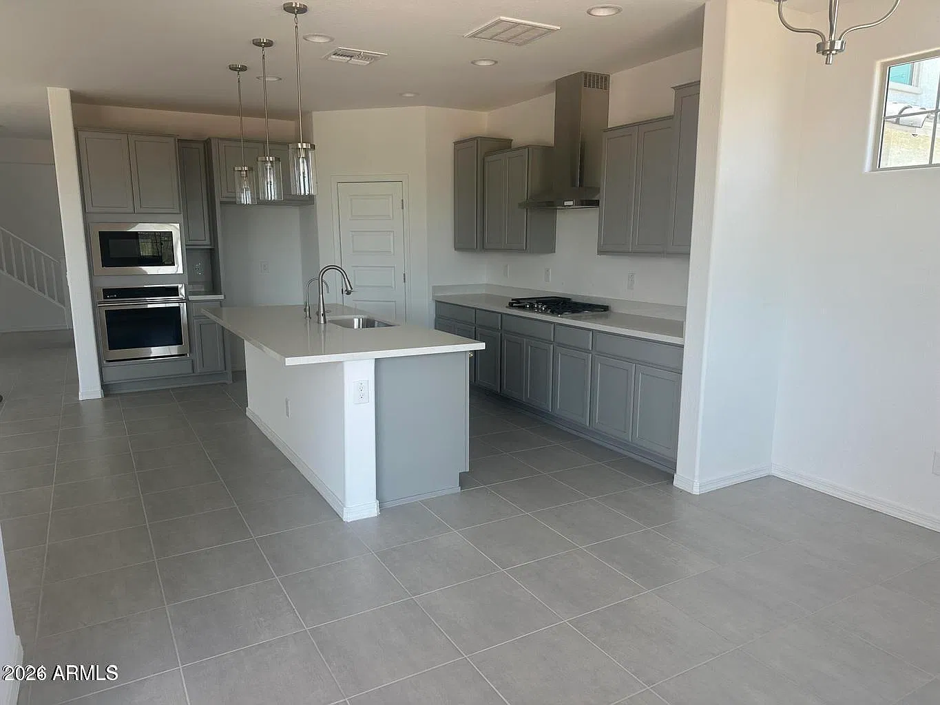 5 bed, 3.0 bath, 3068 sqft, $3,200 — Photo 3