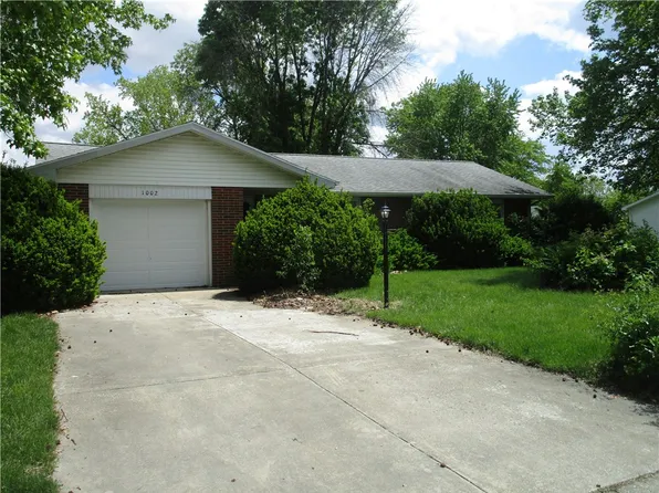 1002 Illinois St, Pana, IL 62557
