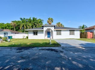 880 SW 9th Plz, Florida City, FL 33034