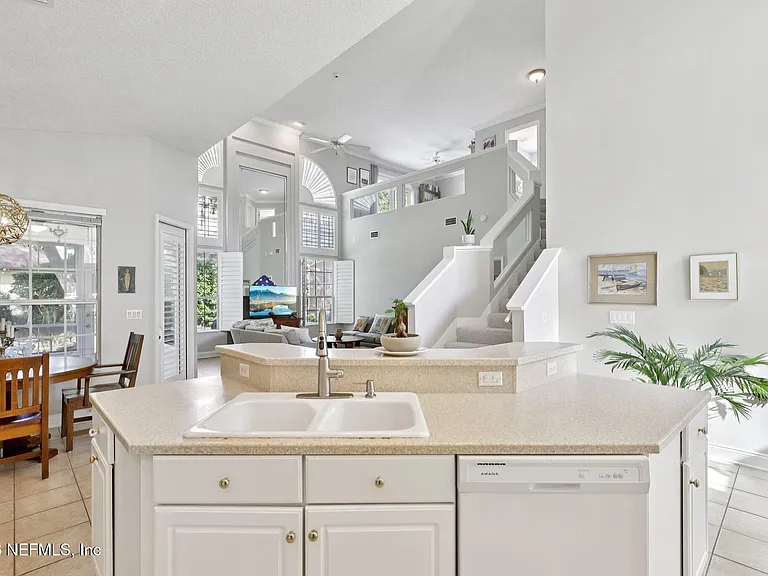 6534 Burnham Cir — Photo 10