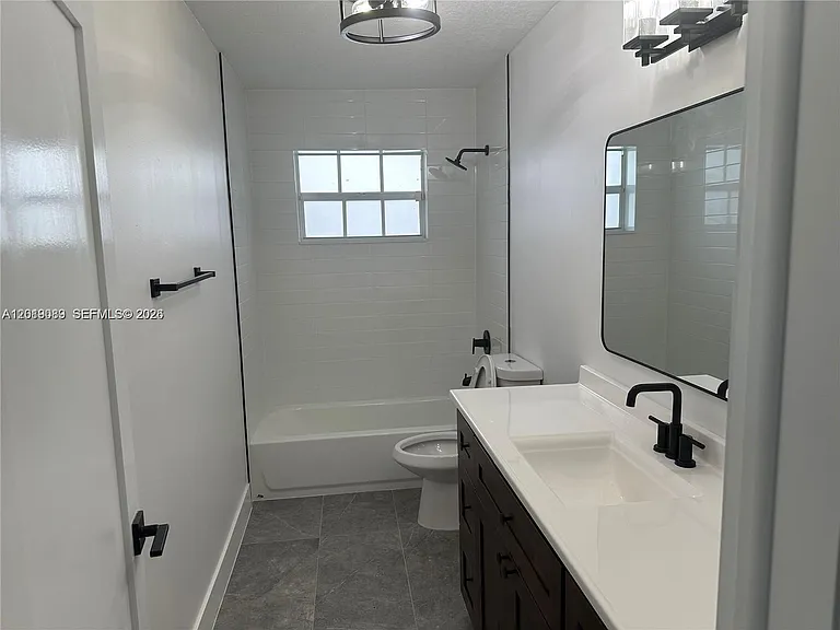 517 Navarre Ave — Photo 5