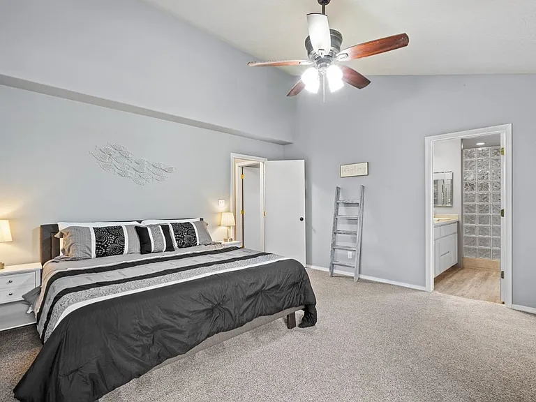 3200 N Wedgewood Loop — Photo 12