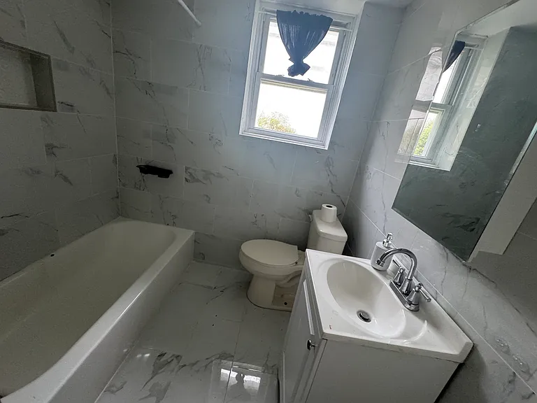1535 Meade St #1 — Photo 7