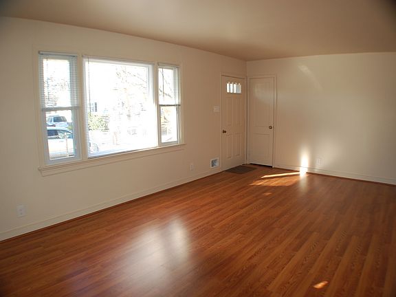 4th image of 5401 Bloomingdale Ave