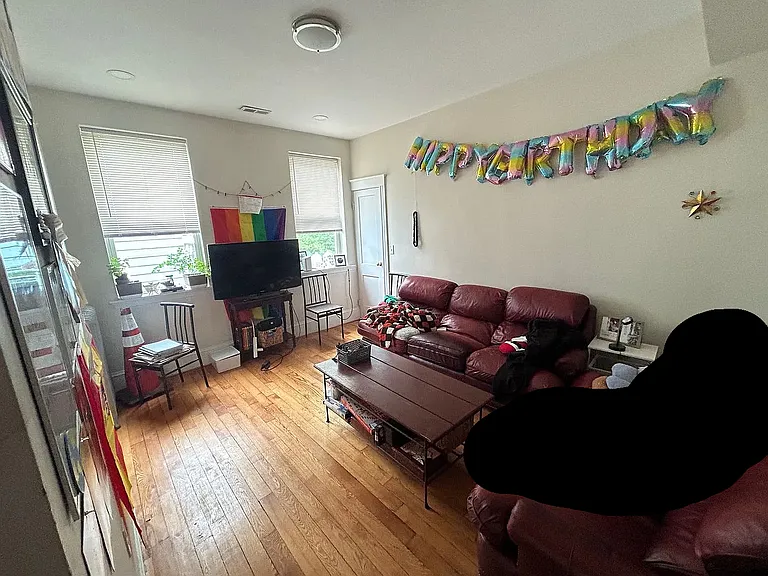 16 Copenger St #2B — Photo 1
