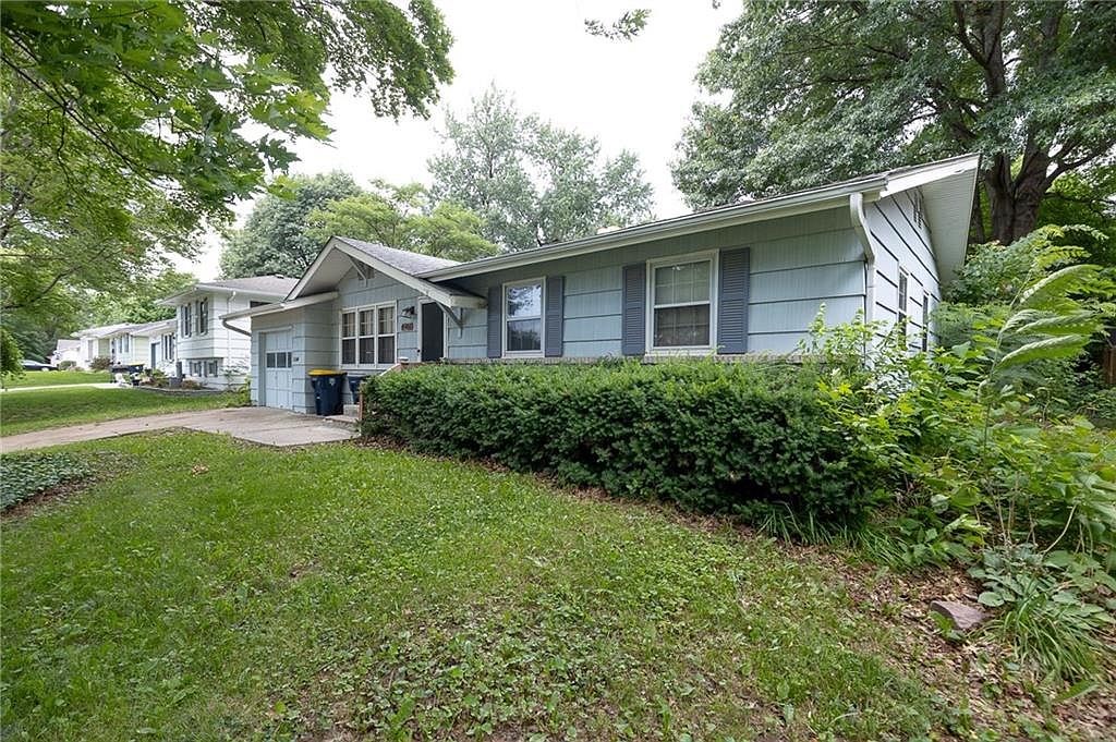 4406 NE 49th St, Kansas City, MO 64119 | Zillow