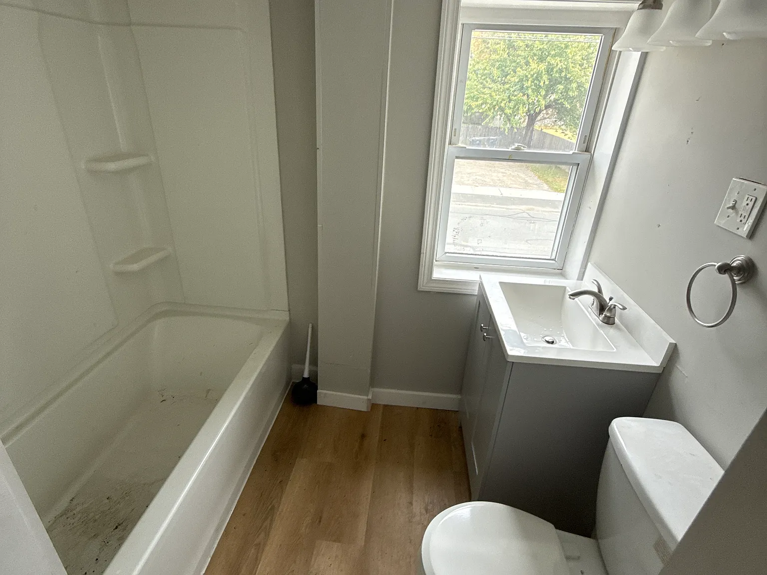2 bed, 992 sqft, $1,600 — Photo 3
