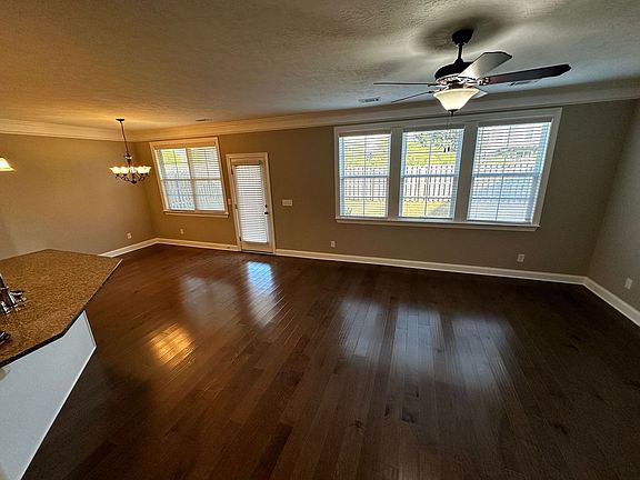 2nd image of 977 Glenhaven Dr