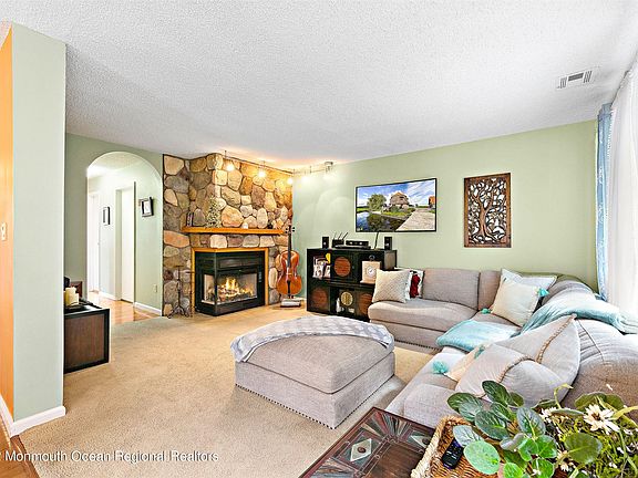3rd image of 49 S Sailors Quay Dr #805