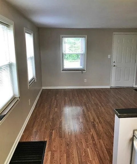 2537 Ritchie St — Photo 6