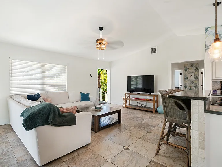 251 Bougainvillea St — Photo 7