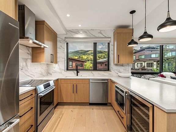 4th image of 42 Riverfront Ln #102