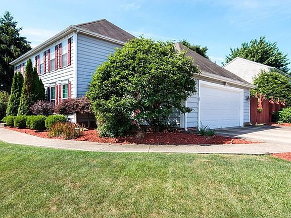 2nd image of 600 Meadow Glen Ct