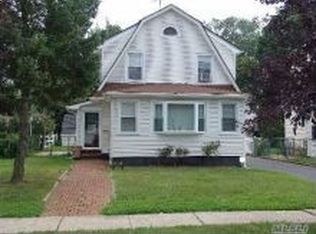 431 Ray St, Freeport, NY 11520