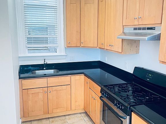 4th image of 1618-1622 Polk St #17