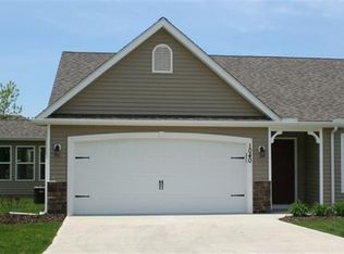 1040 Zephyr Ln, Painesville, OH 44077