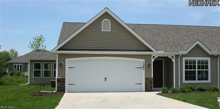 1040 Zephyr Ln photo 1