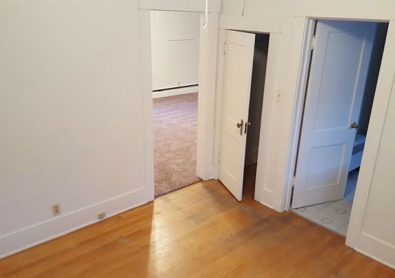 5th image of 41 Broadwater Ave