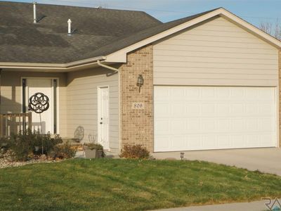 809 S Horizon Ln #1, Sioux Falls, SD, 57106