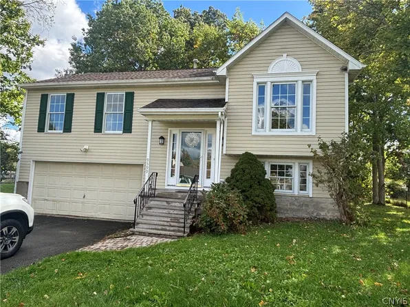 9599 Clarecastle Path, Brewerton, NY 13029