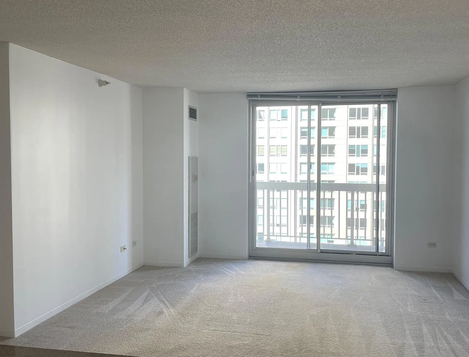 1 bed, 820 sqft, $2,250 — Photo 2