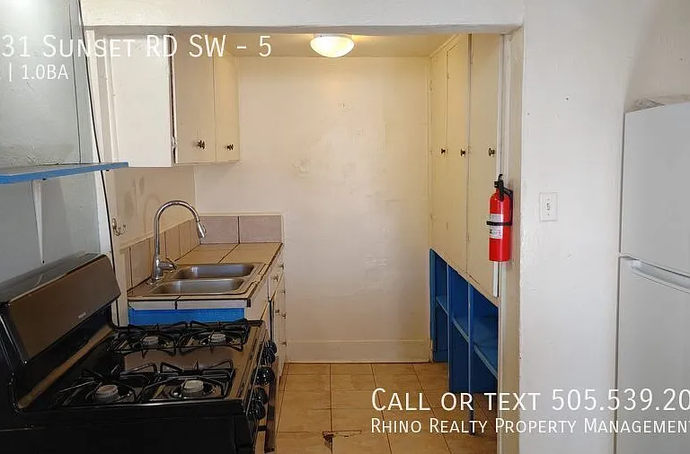 1031 Sunset Rd SW #5 — Photo 2