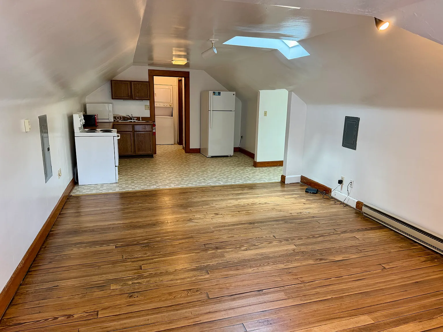 Studio, 900 sqft, $1,400 — Photo 4