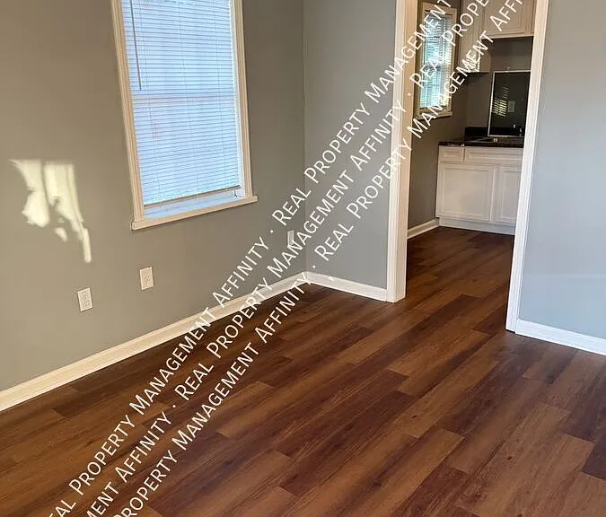 1753 Bismark St #B — Photo 4