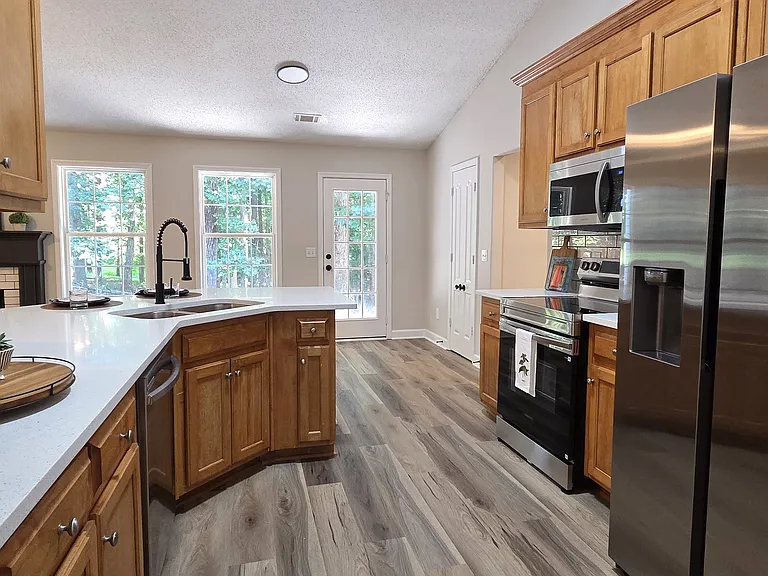 171 Laurel Oaks Ln — Photo 16