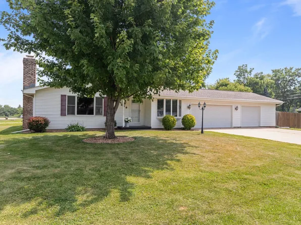 409 Spring Road Dr, Neenah, WI 54956