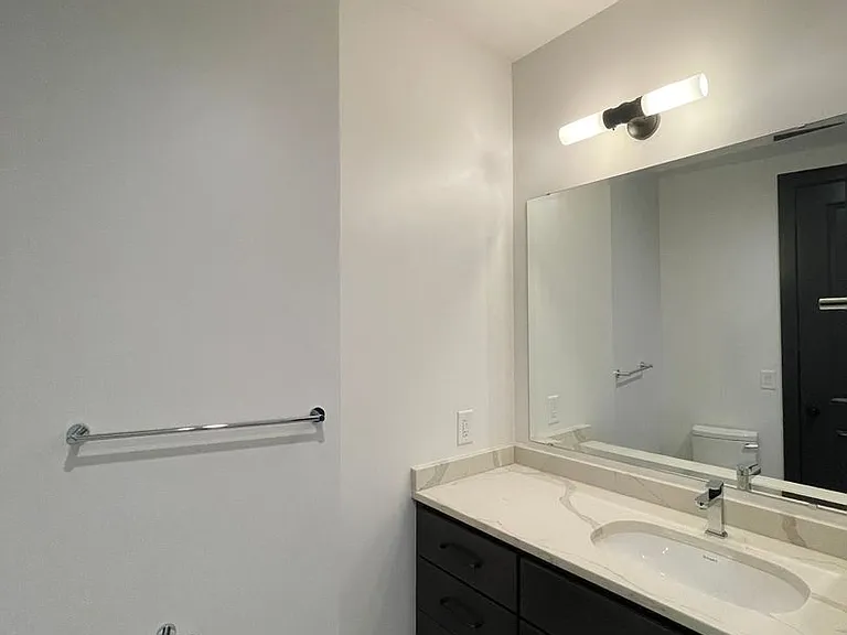 5 Gadsdenboro St #411 — Photo 8