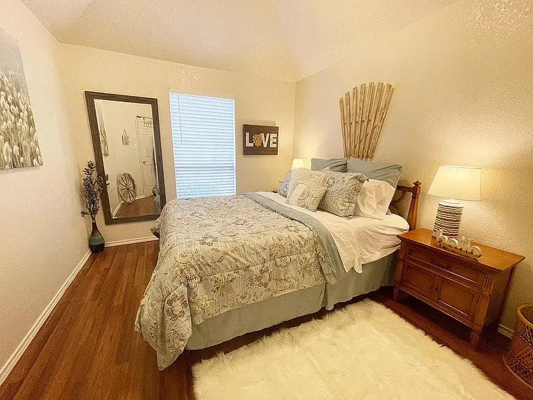 8306 Trail Lake Dr — Photo 38