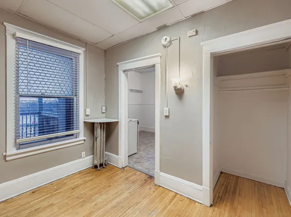 East Isles Flats, 2609 Hennepin Ave APT 405, Minneapolis, MN 55408