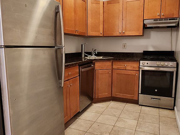 4th image of 44 W 75th St APT 2B