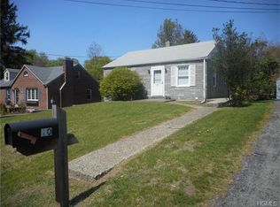 10 Locust Ave, New Windsor, NY 12553