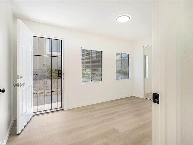 636 NW Pioneer Dr #1 — Photo 16